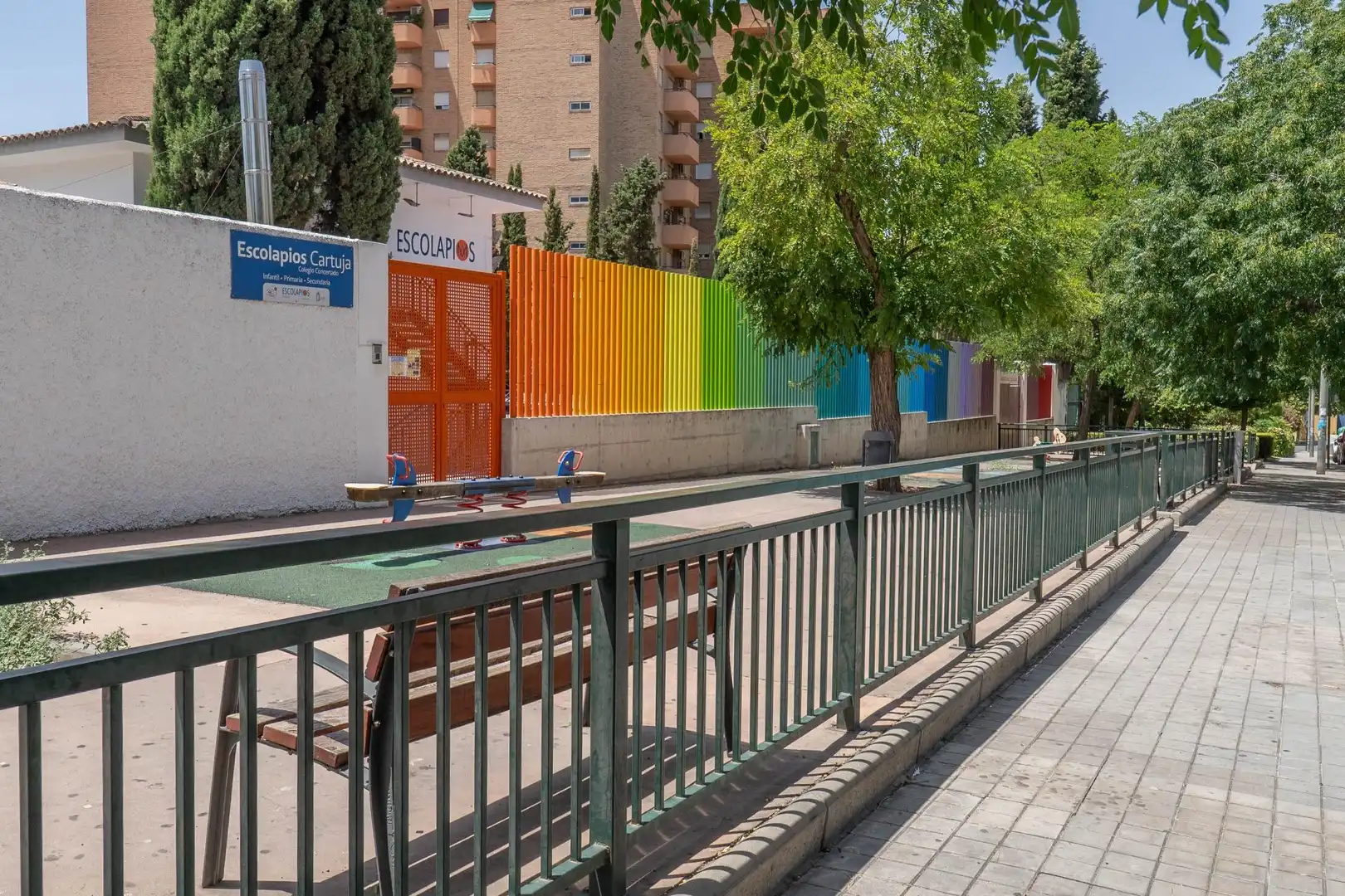 Vista exterior de Pis de lloguer en Granada amb Aire condicionat, Calefacció i Jardí privat