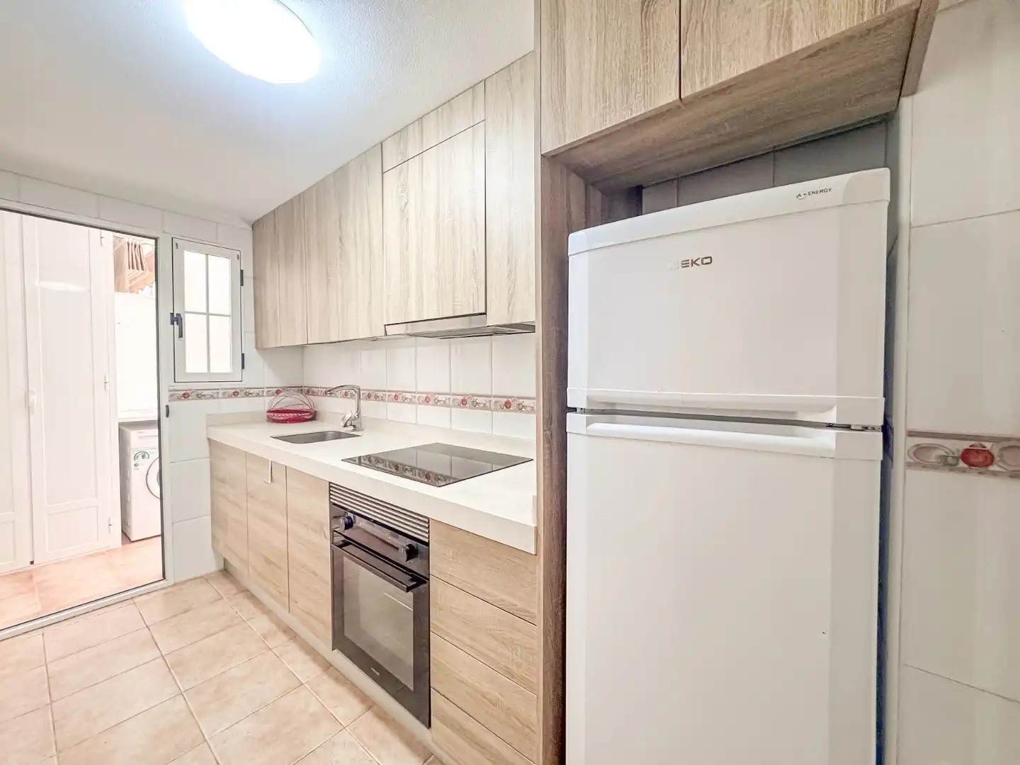Cocina de Apartamento de alquiler en Santa Pola con Terraza, Piscina y Amueblado