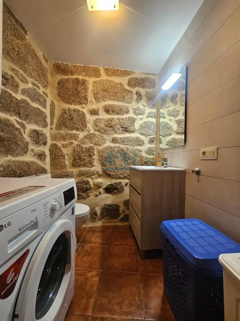 Baño de Finca rústica en venta en Beade  con Jardín privado y Amueblado