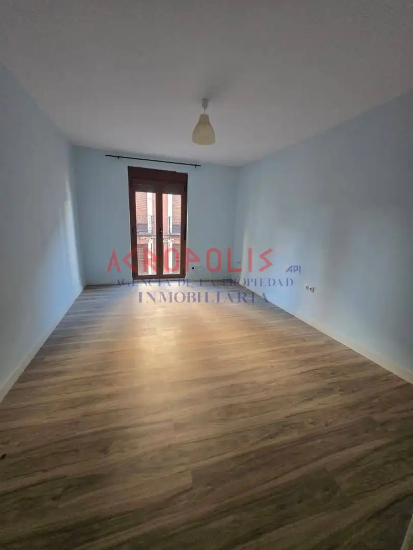Habitación de Piso en venta en León Capital  con Calefacción