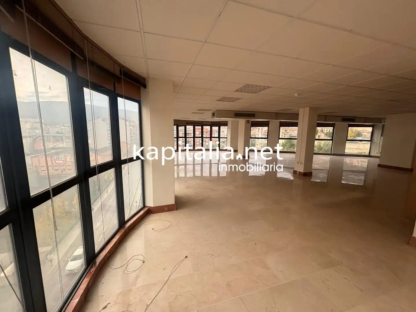 Office for rent in Alcoy / Alcoi  with Air Conditioner