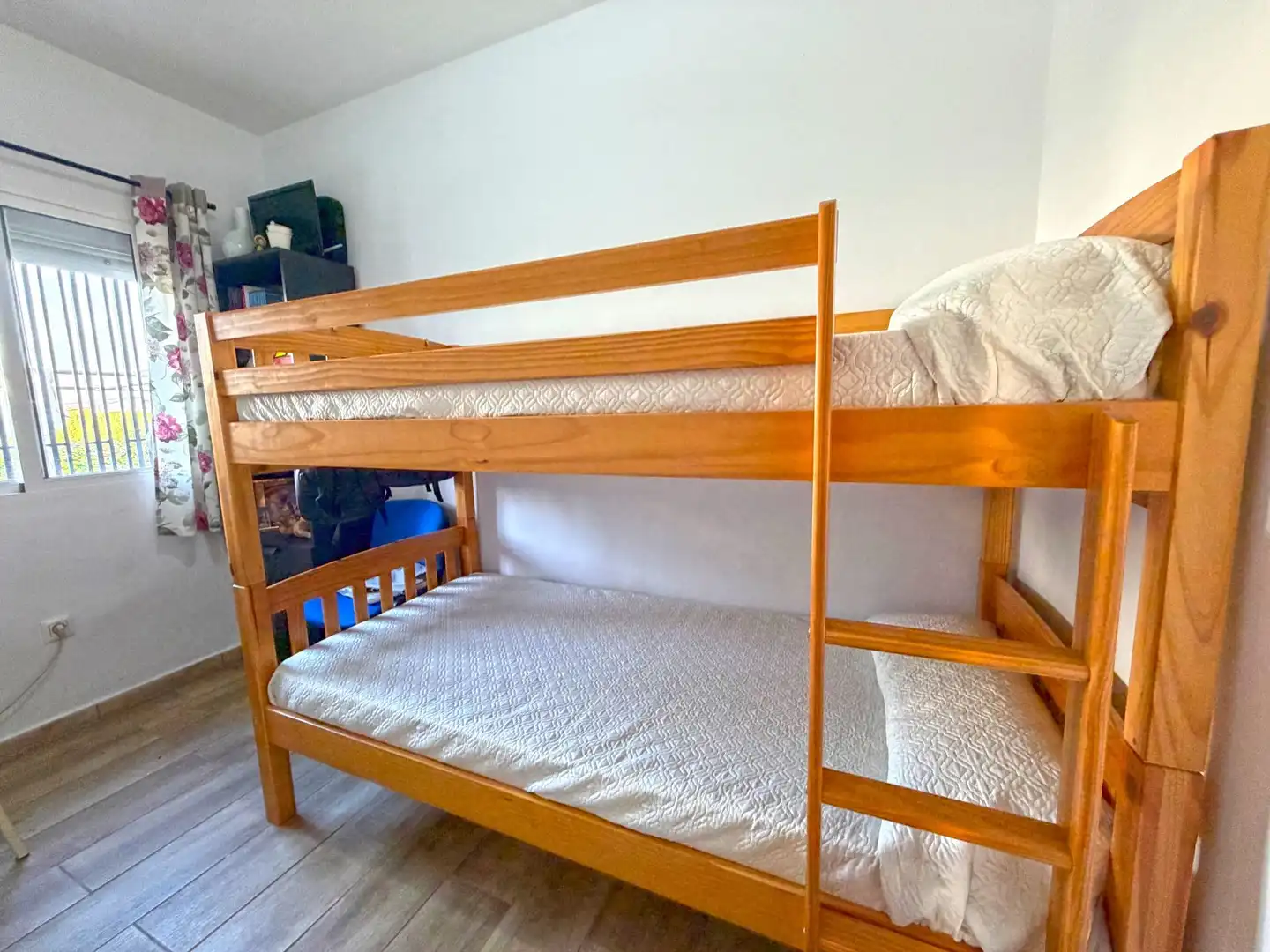 Dormitori de Casa o xalet en venda en Espartinas amb Piscina comunitària