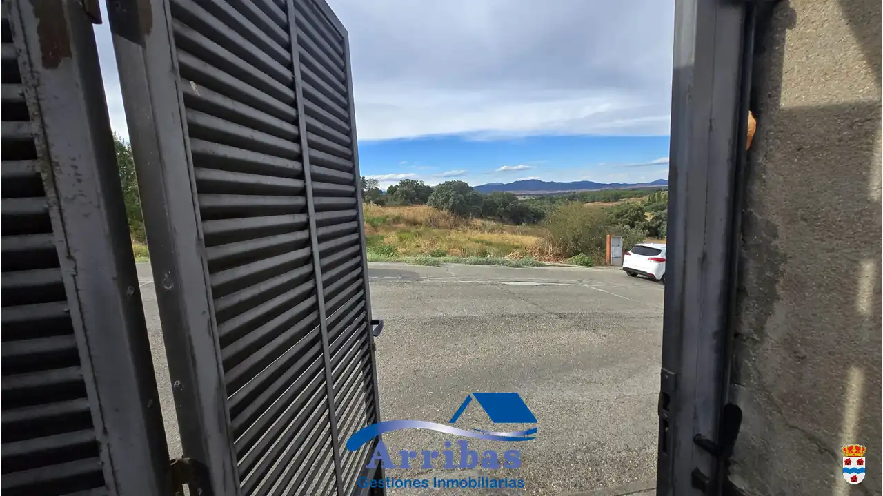Parking de Casa o chalet en venta en El Casar de Escalona con Calefacción, Jardín privado y Terraza