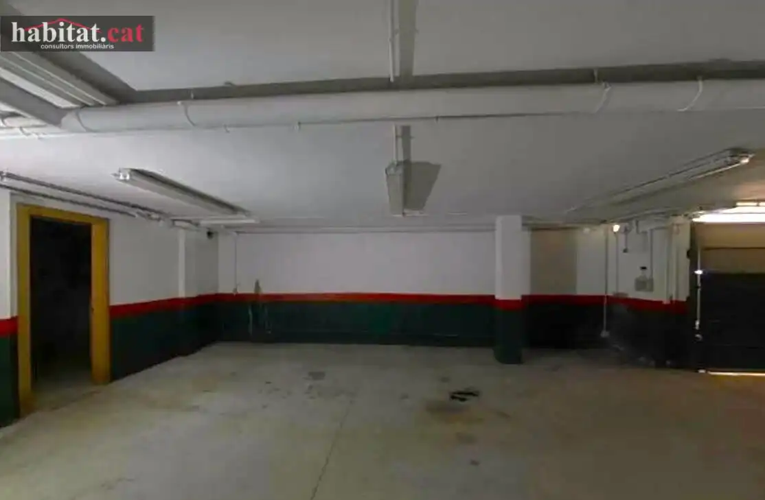 Parking de Casa o chalet en venta en Vilanova i la Geltrú con Piscina y Balcón