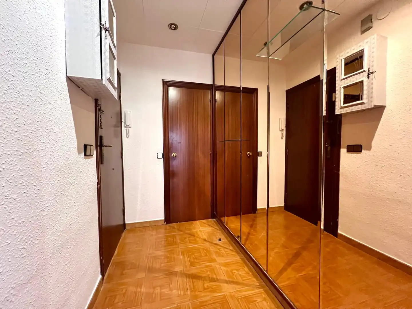 Flat for sale in Barcelona  with Alarm