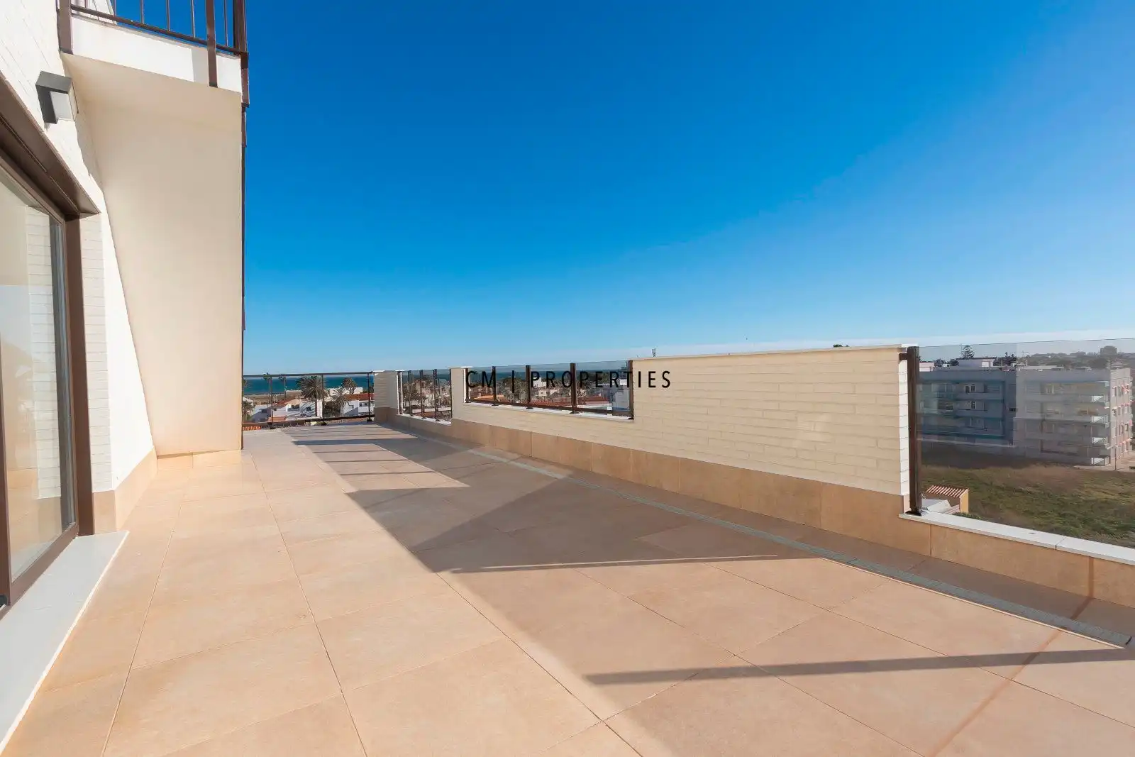 Terrace of Attic for rent in Sagunto / Sagunt  with Air Conditioner, Heating and Parquet flooring
