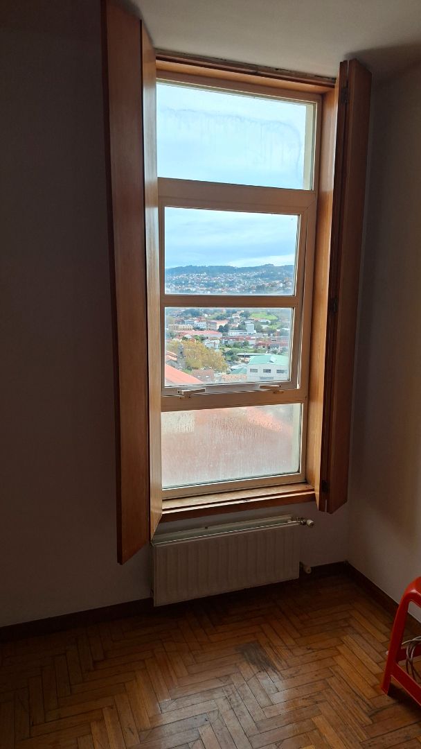 Dormitori de Pis en venda en Vigo  amb Calefacció, Parquet i Traster