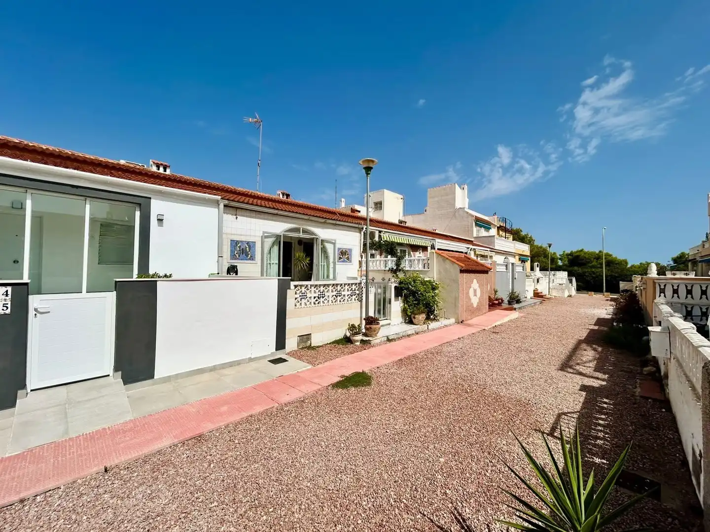 Exterior view of Houses for sale in Elche / Elx