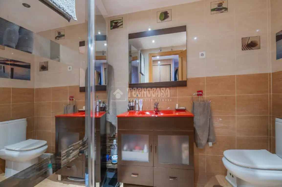 Bany de Pis en venda en Arroyomolinos (Madrid) amb Aire condicionat, Calefacció i Piscina comunitària