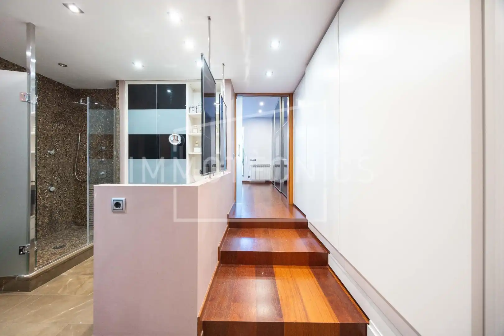 Casa adosada en venta en Granollers con Balcón