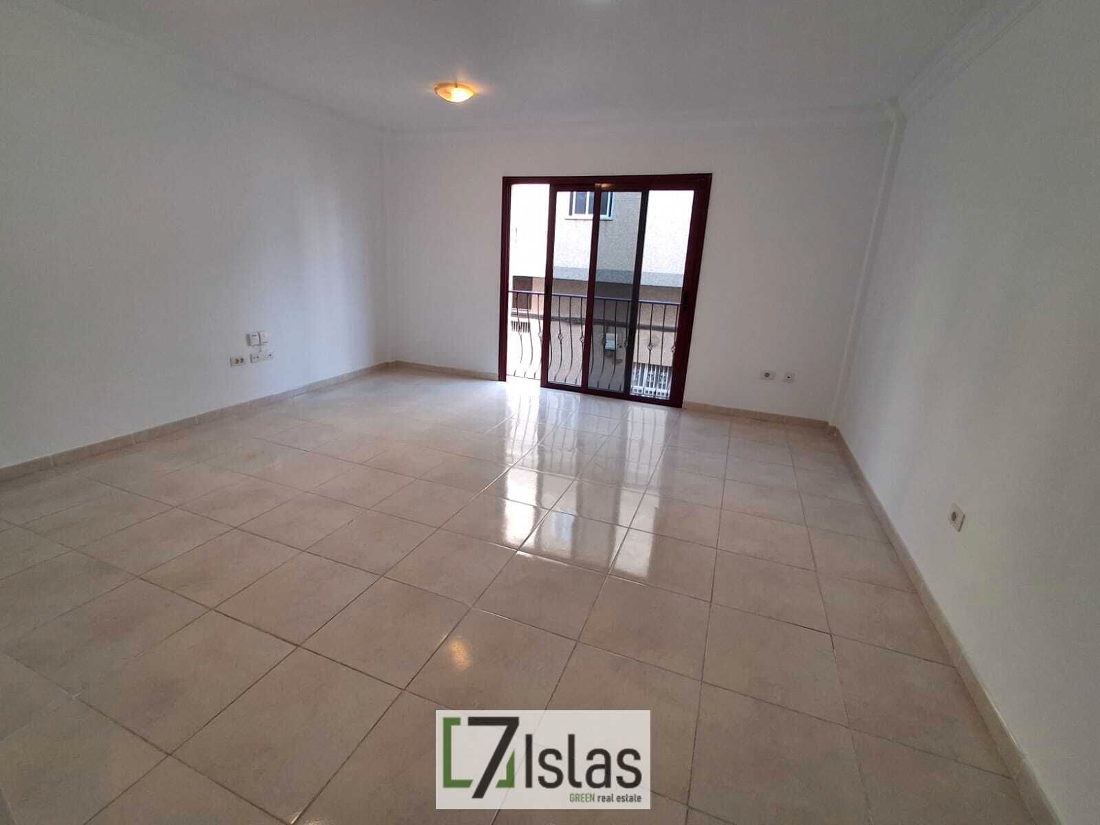 Living room of Flat to rent in San Cristóbal de la Laguna  with Oven