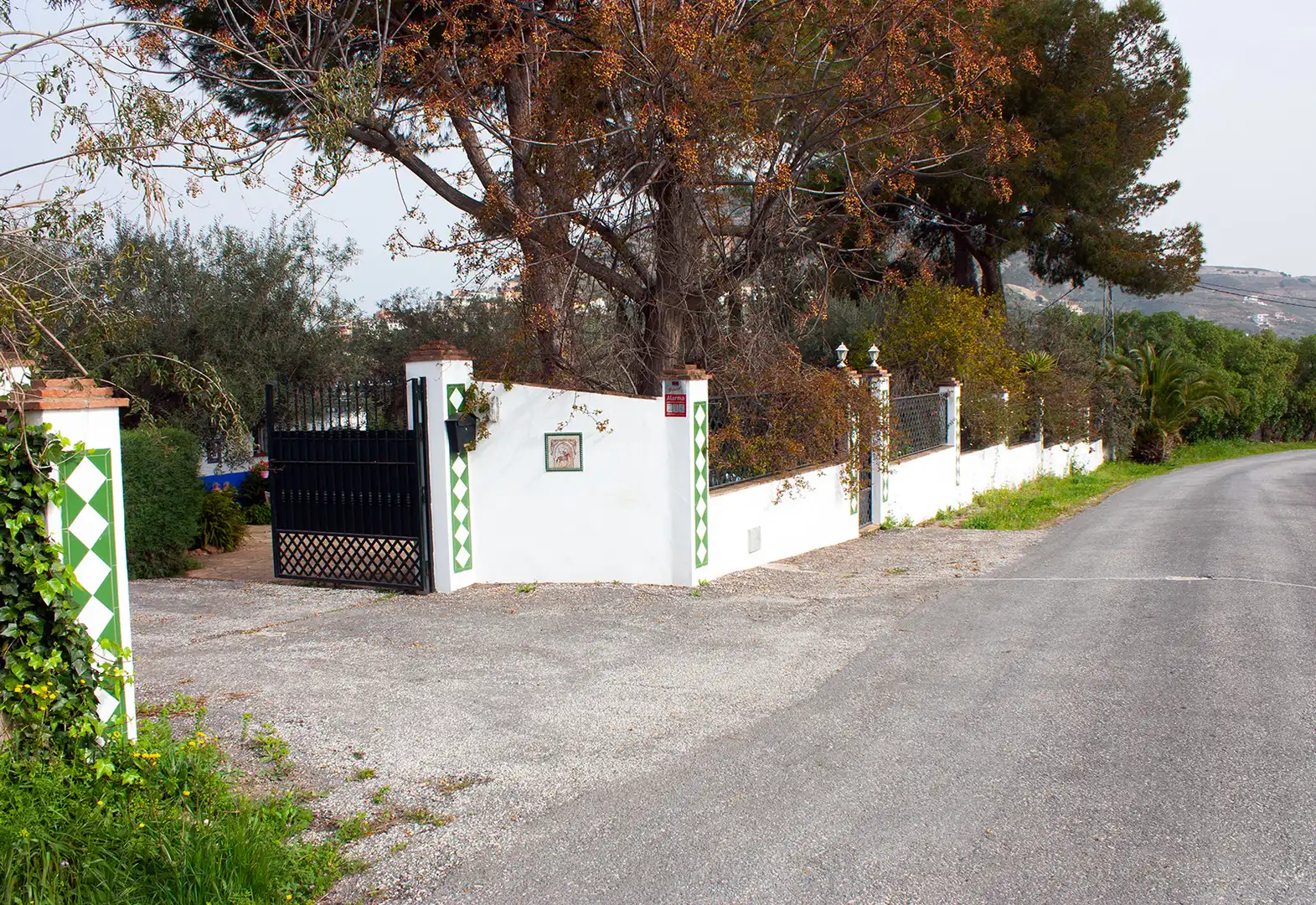 Vista exterior de Casa o xalet en venda en Coín amb Aire condicionat, Jardí privat i Terrassa
