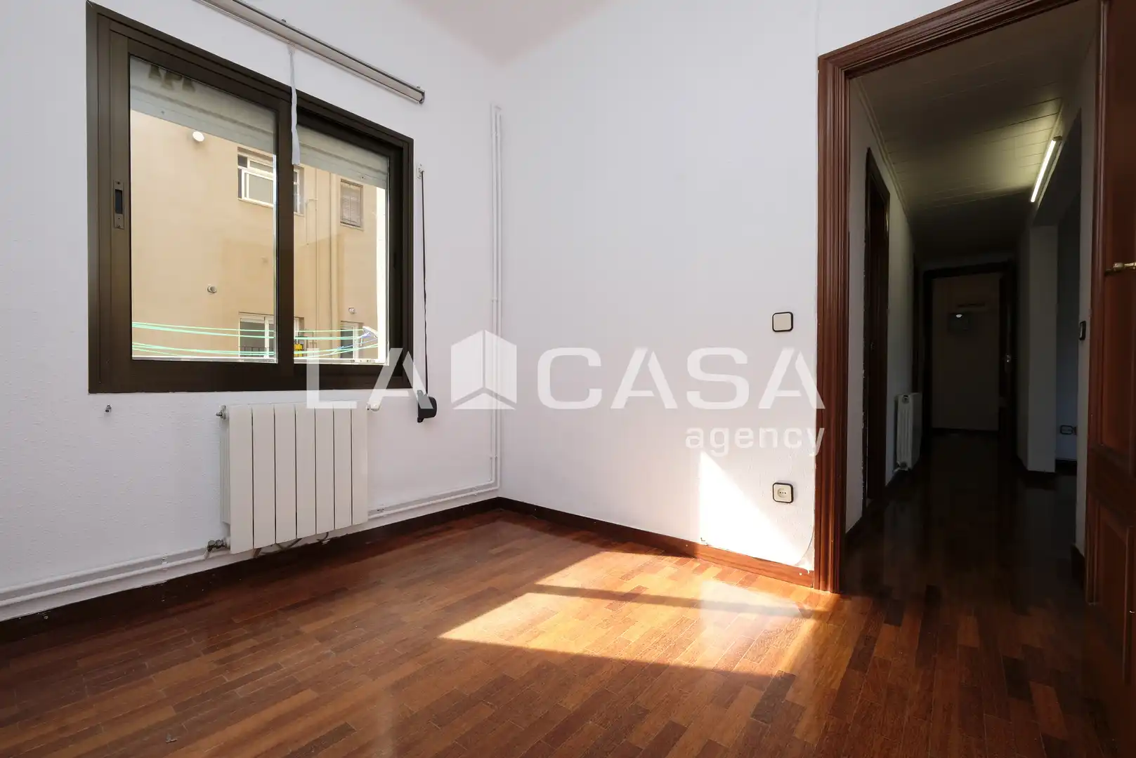 Piso en venta en Barcelona con Calefacción y Balcón