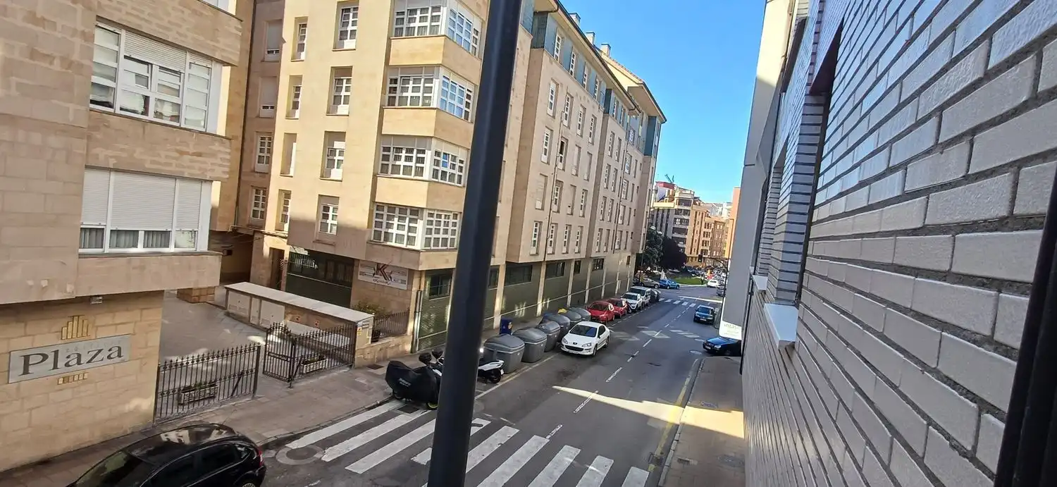 Vista exterior de Piso de alquiler en Gijón  con Calefacción, Trastero y Piscina