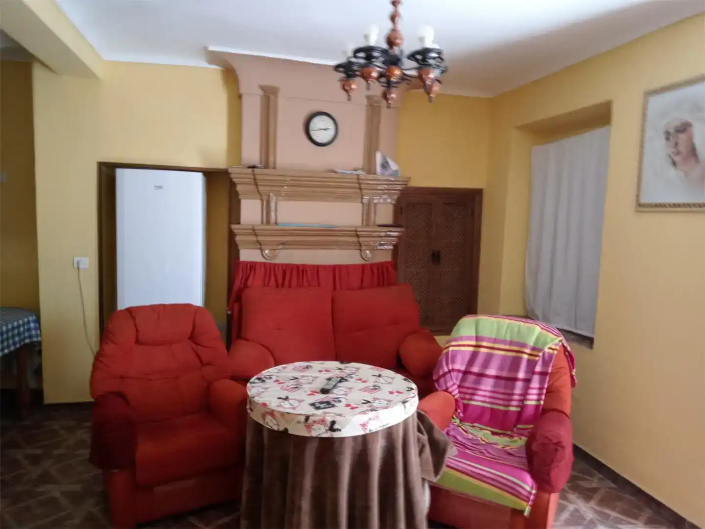 Wohnzimmer von Country house zum Verkauf in Igualeja mit Abstellraum und Fernseher