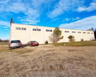 Vista exterior de Nau industrial en venda en Coín amb Calefacció i Alarma