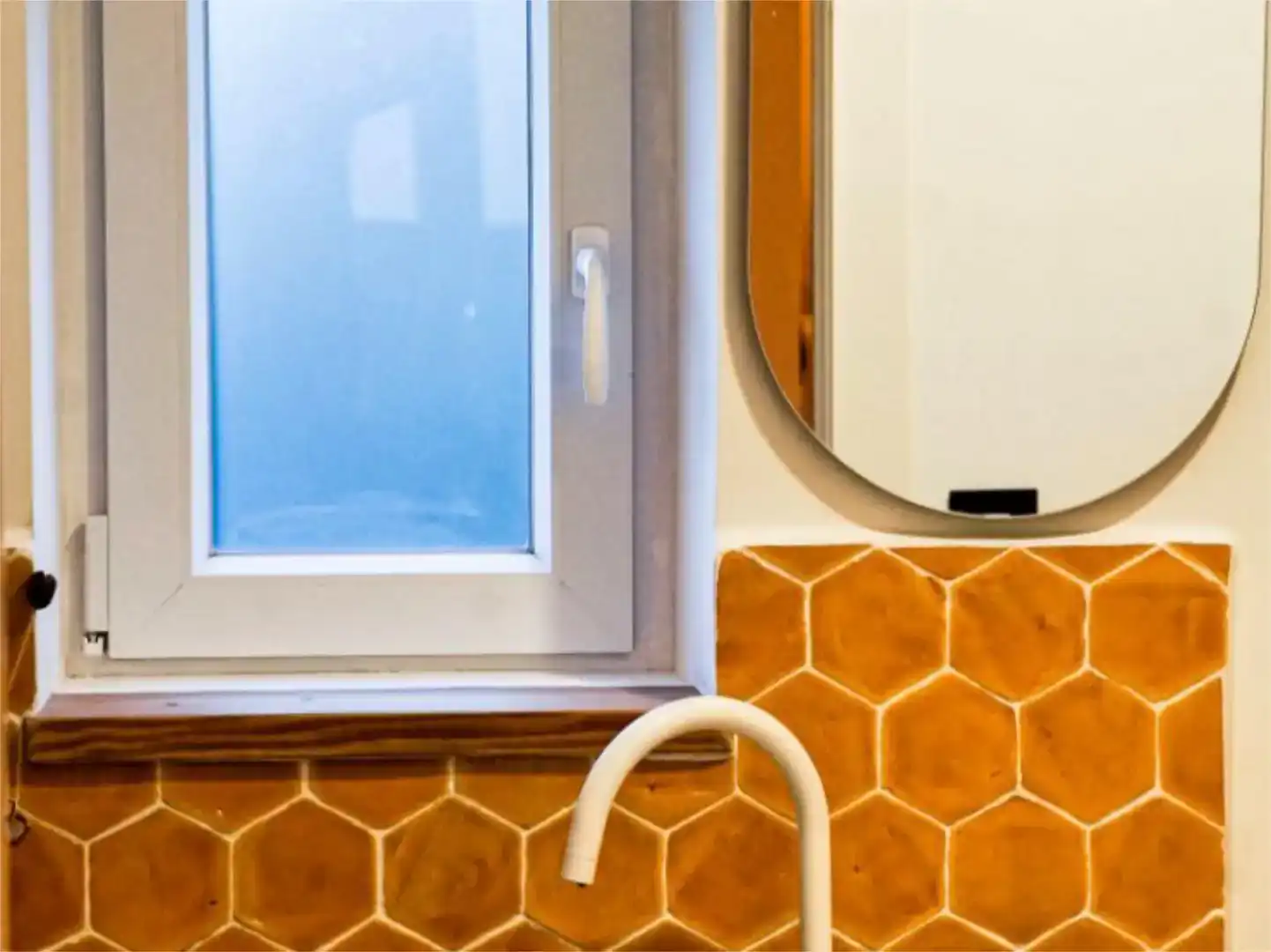 Bathroom of Flat for sale in Oliva  with Air Conditioner, Private garden and Storage room