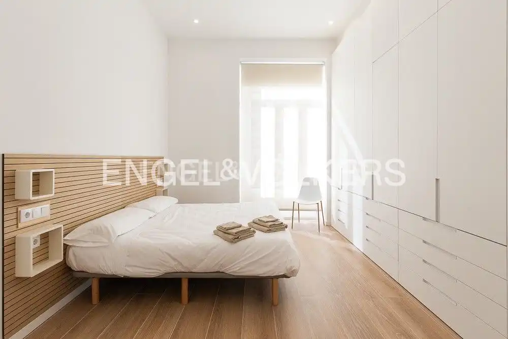 Bedroom of Flat for rent in Valencia  with Air Conditioner, Heating and Furnished