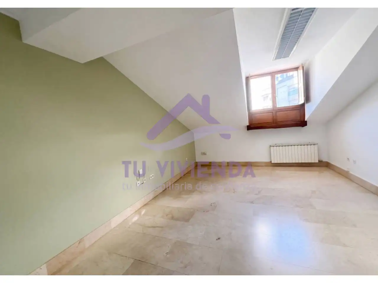 Office space with lift to rent in Calle Santiago 7