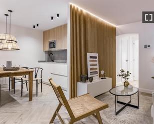 Sala d'estar de Pis de lloguer en  Madrid Capital amb Aire condicionat, Calefacció i Moblat