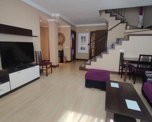 Living room of Single-family semi-detached for sale in Cáceres Capital  with Air Conditioner, Heating and Terrace