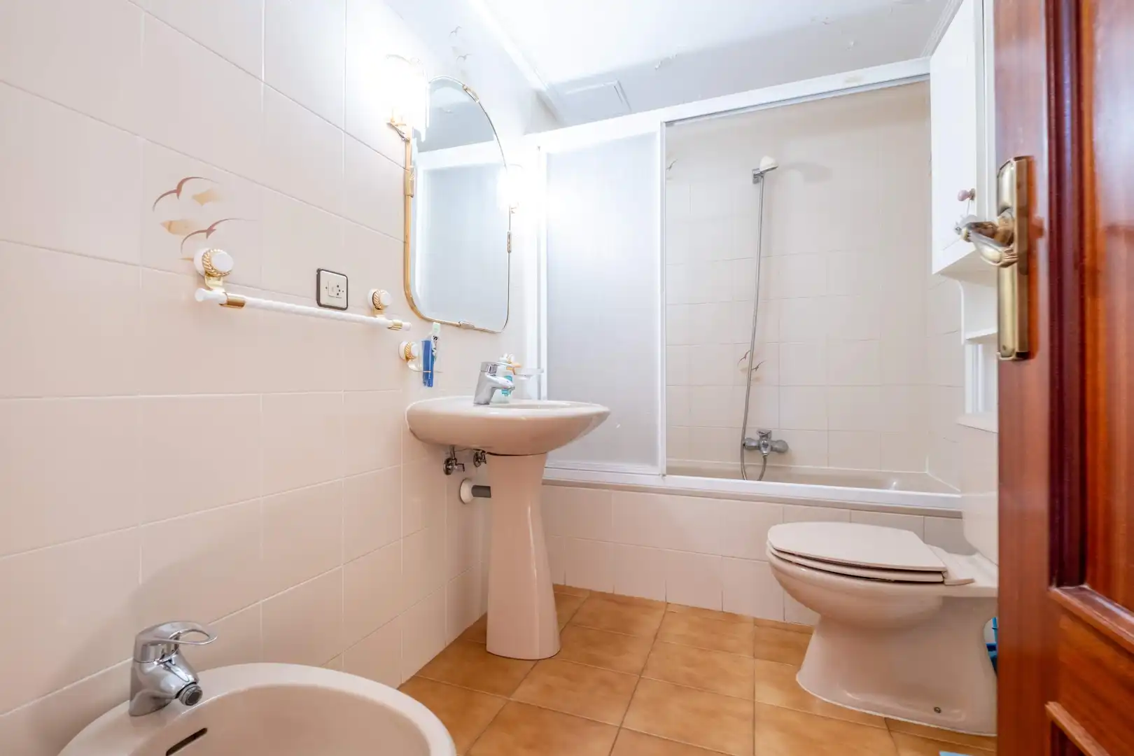 Bathroom of Flat for sale in Zaragoza  with Heating, Terrace and Storage room