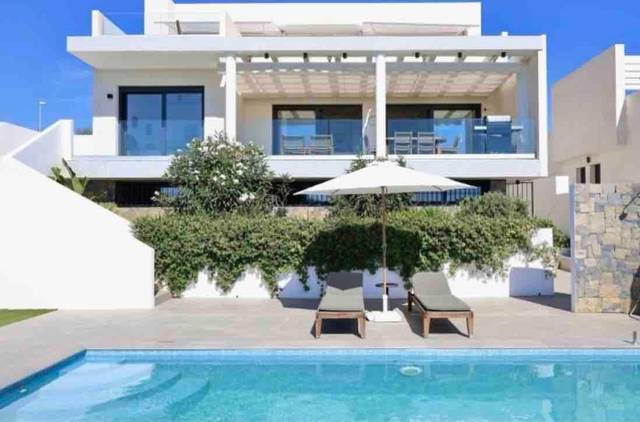 Casa-chalet en Venta en Hipódromo - Cerrado del Águila