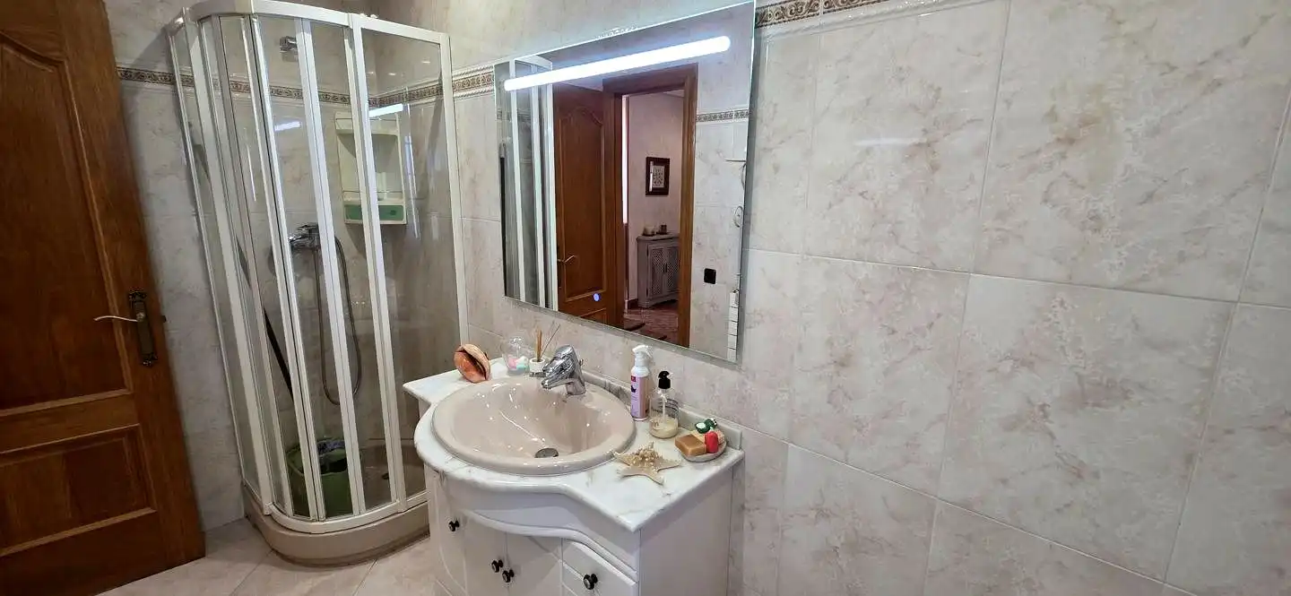 Bathroom of Houses for sale in Valdés - Luarca  with Heating, Private garden and Parquet flooring