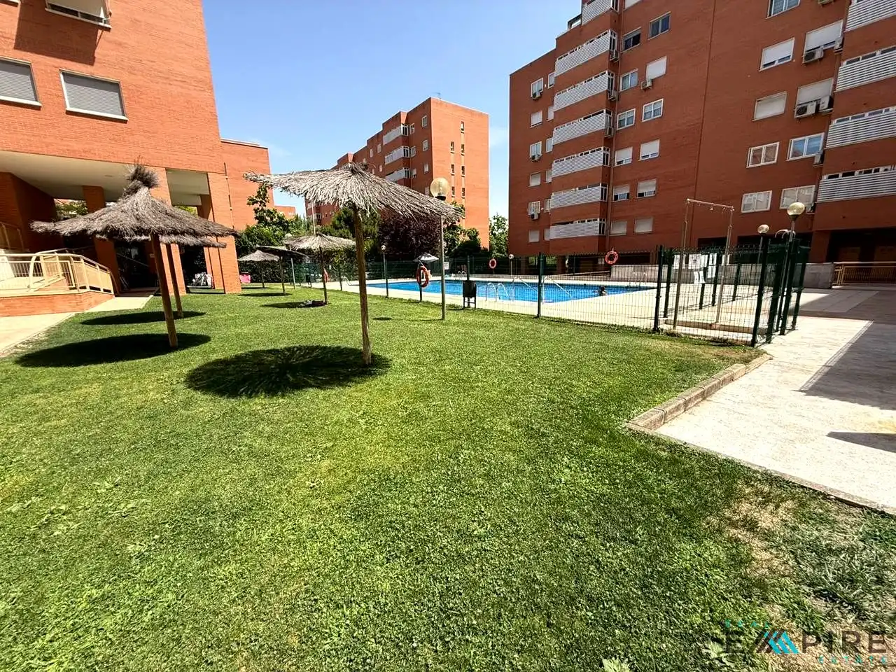 Piscina de Piso en venta en Madrid con Calefacción, Trastero y Piscina