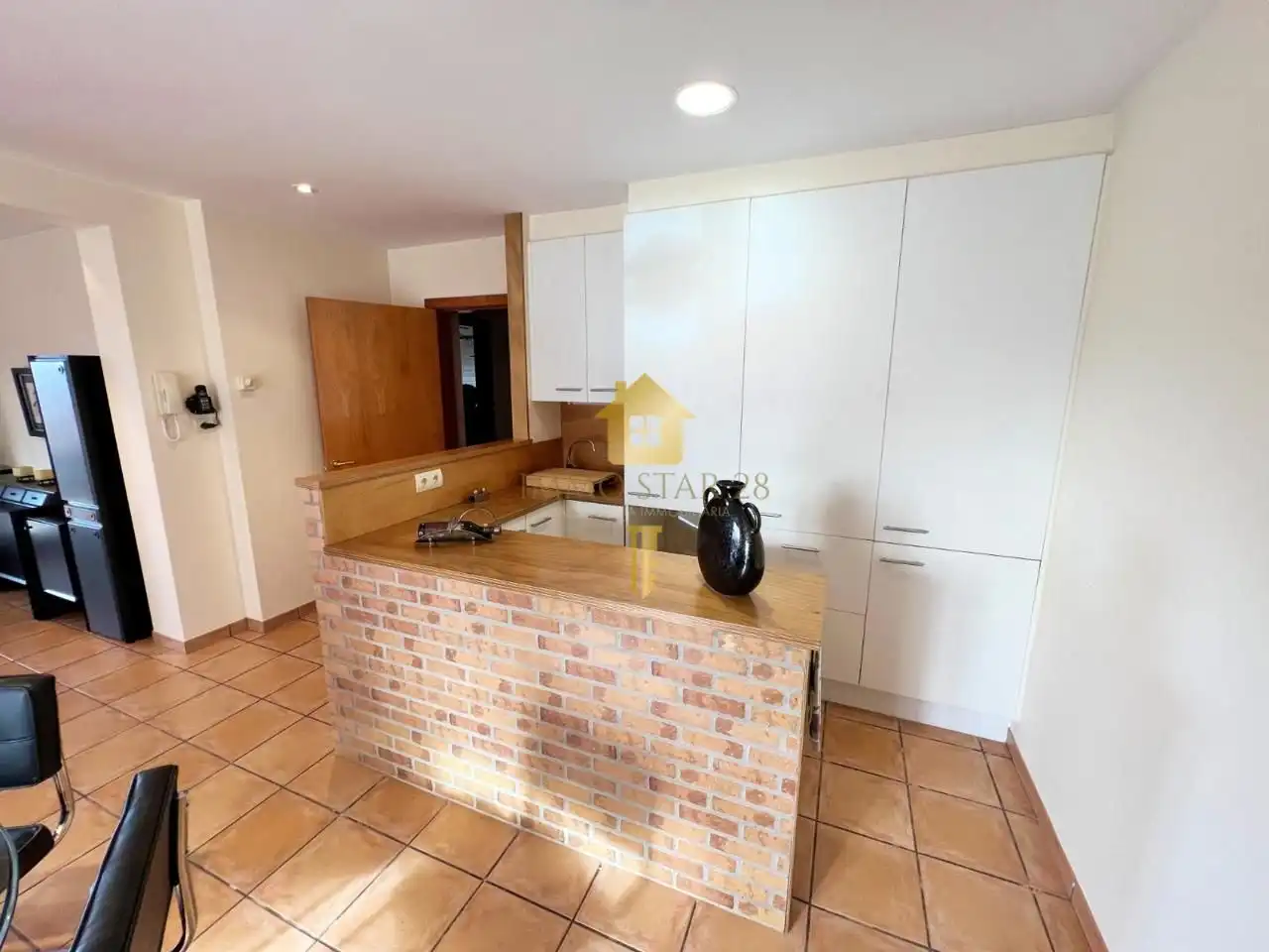 Cuina de Casa o xalet en venda en La Bisbal d'Empordà amb Aire condicionat, Jardí privat i Terrassa