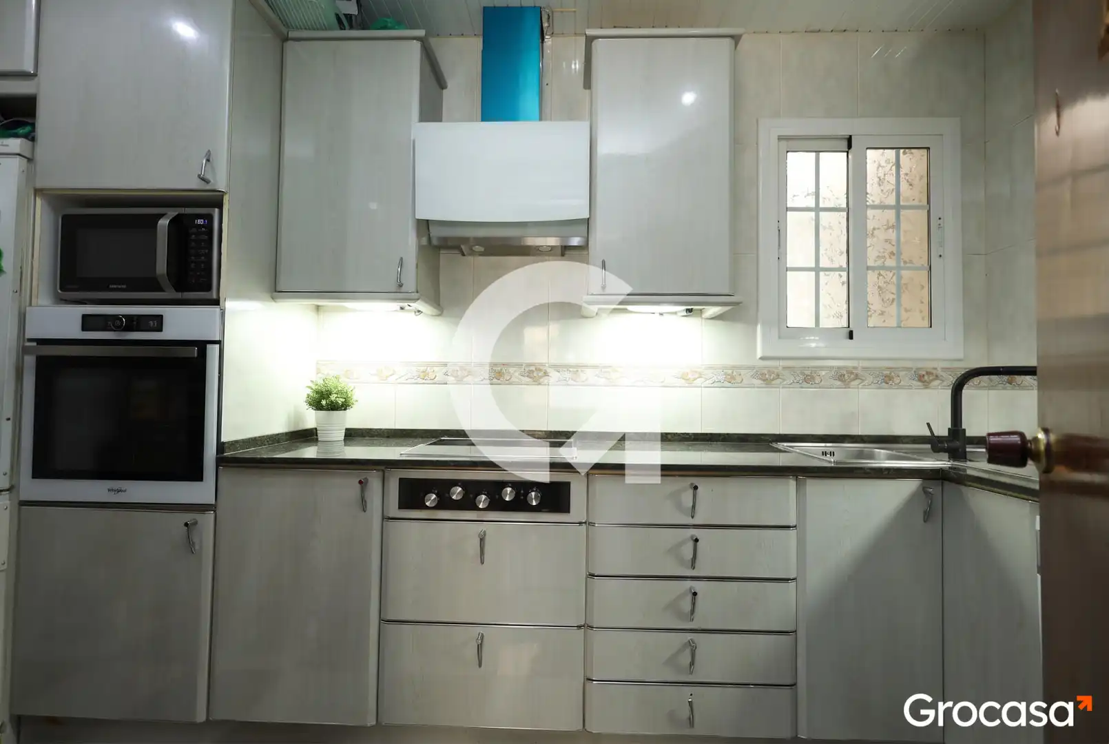 Kitchen of Flat for sale in Santa Coloma de Gramenet  with Air Conditioner, Heating and Furnished
