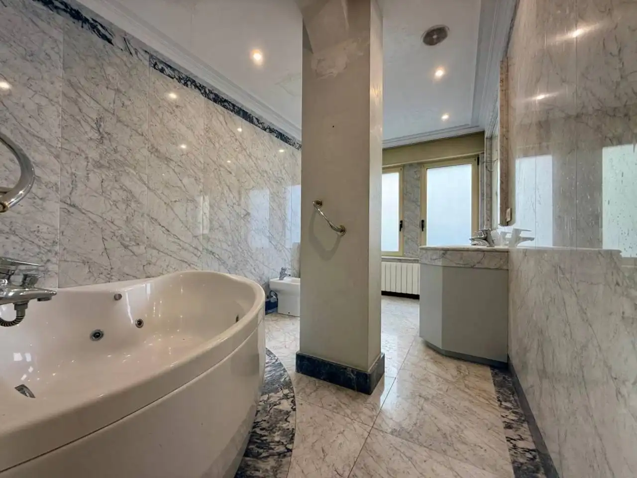 Baño de Piso en venta en Burgos con Calefacción, Parquet y Terraza