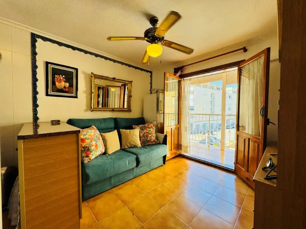 Living room of Flat for sale in Torrevieja  with Furnished and Community pool