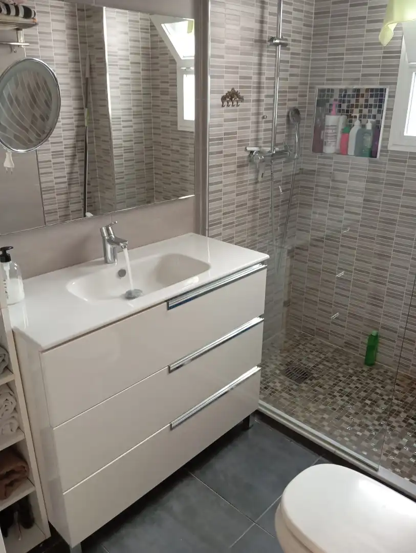 Bany de Pis en venda en Marbella amb Aire condicionat i Terrassa