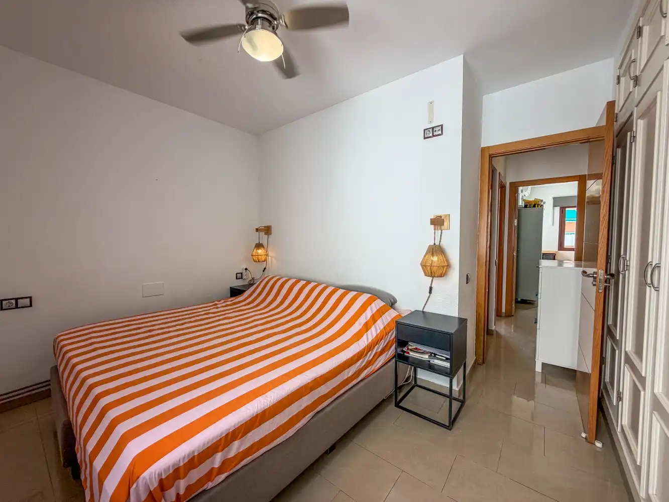 Habitación de Casa adosada en venta en Torrox con Aire acondicionado, Calefacción y Terraza