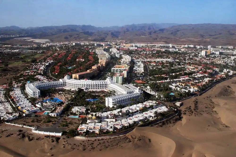 Vista exterior de Apartamento de alquiler en San Bartolomé de Tirajana con Aire acondicionado, Amueblado y Balcón
