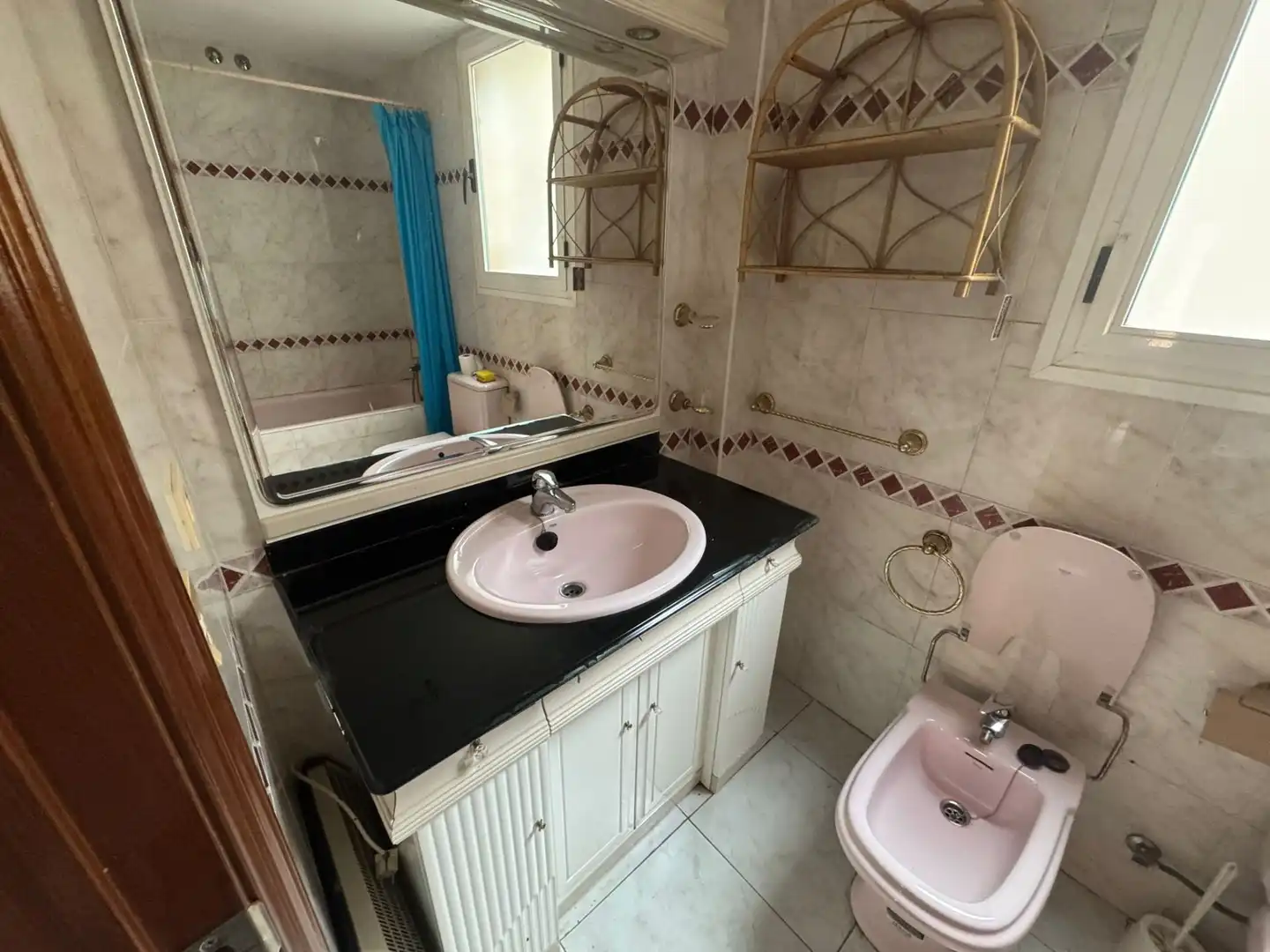 Bathroom of Duplexes for rent in Brea de Aragón  with Furnished