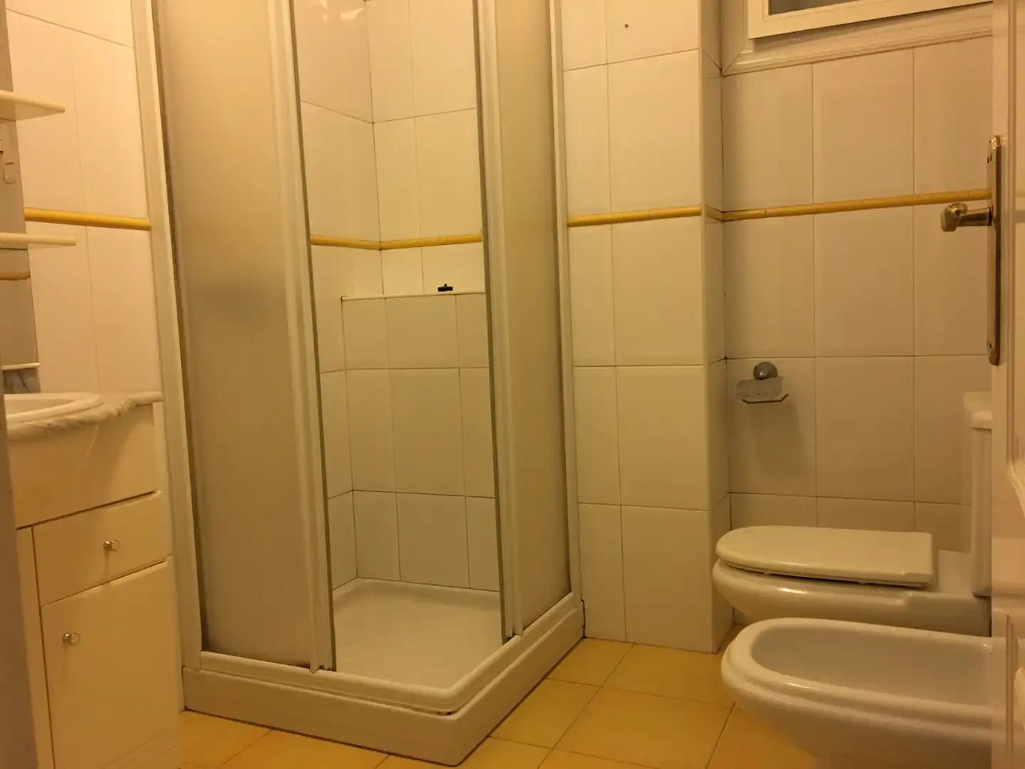 Baño de Apartamento en venta en Ourense Capital  con Calefacción, Parquet y Amueblado