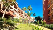 Vista exterior de Apartament en venda en Manilva amb Aire condicionat, Terrassa i Piscina