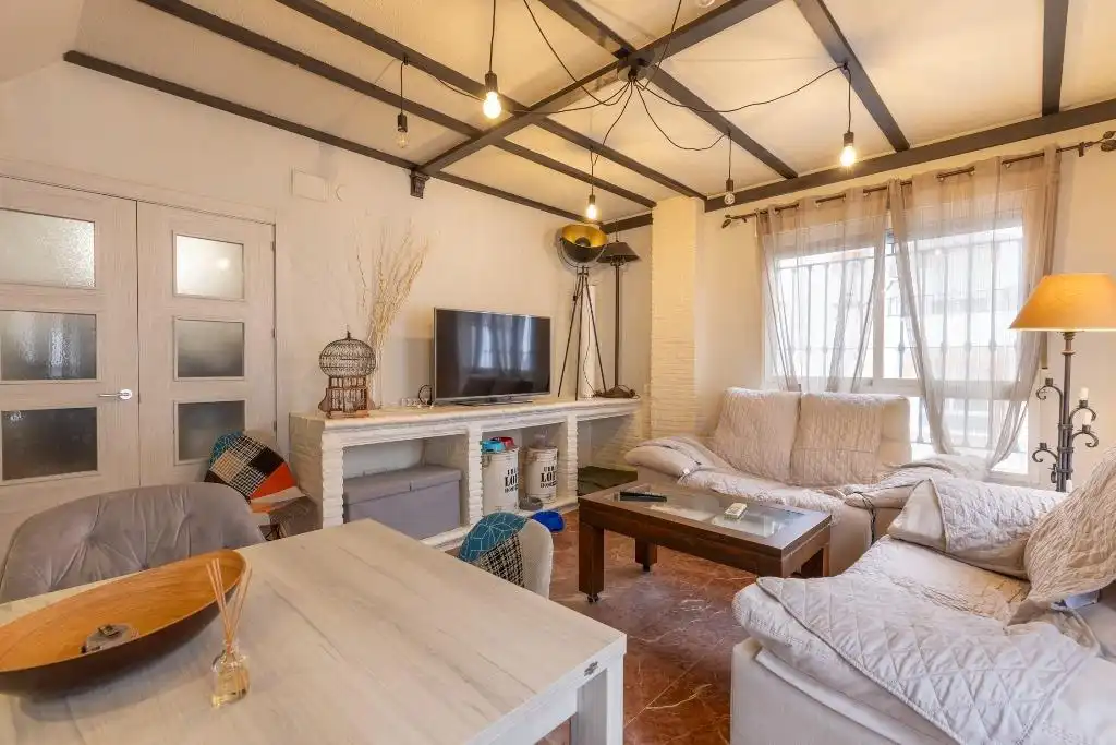 Sala de estar de Casa o chalet en venta en Granada con Terraza y Piscina comunitaria