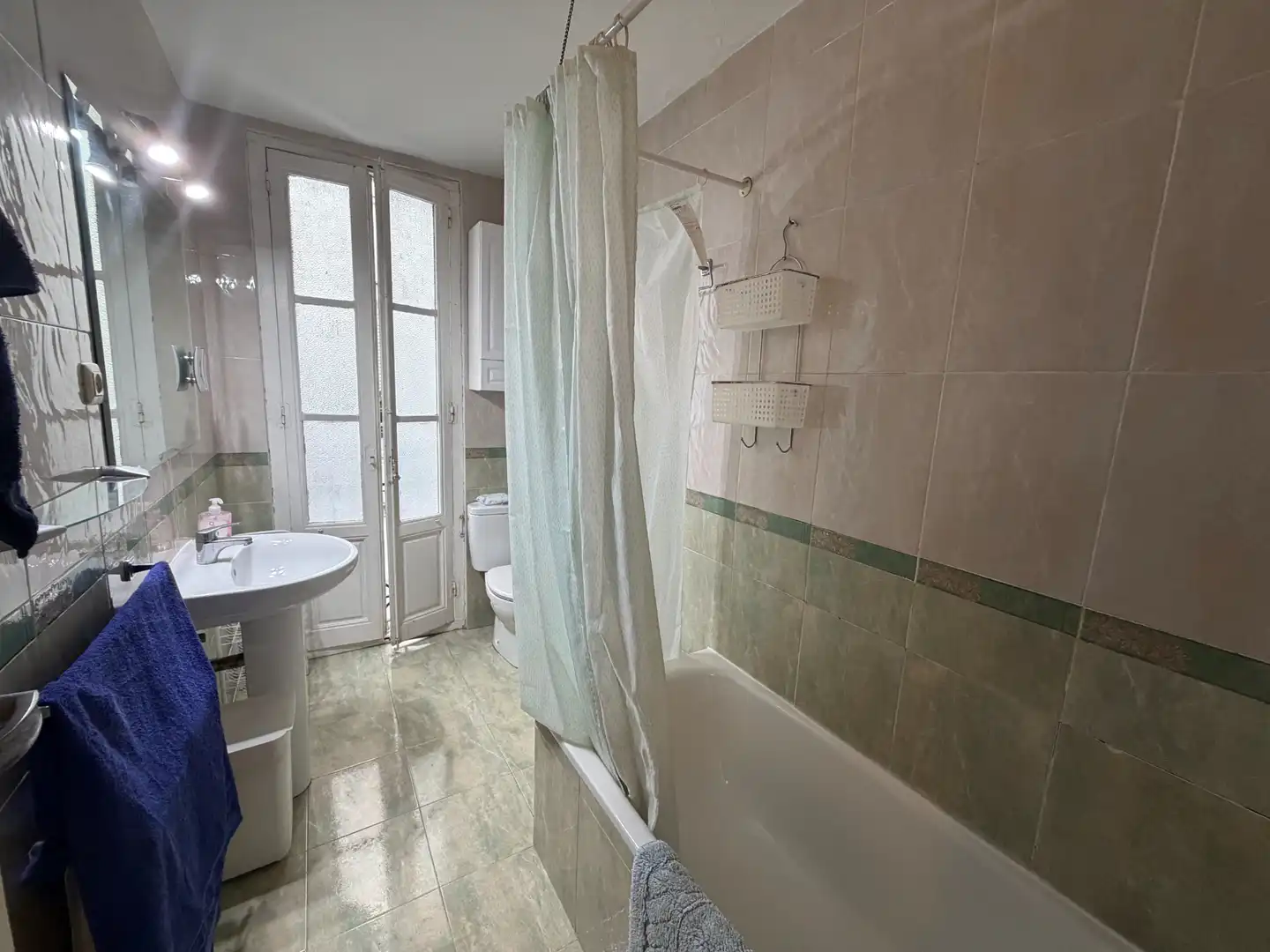Badezimmer von Wohnung zur Miete in Madrid mit Heizung, Abstellraum und Möbliert