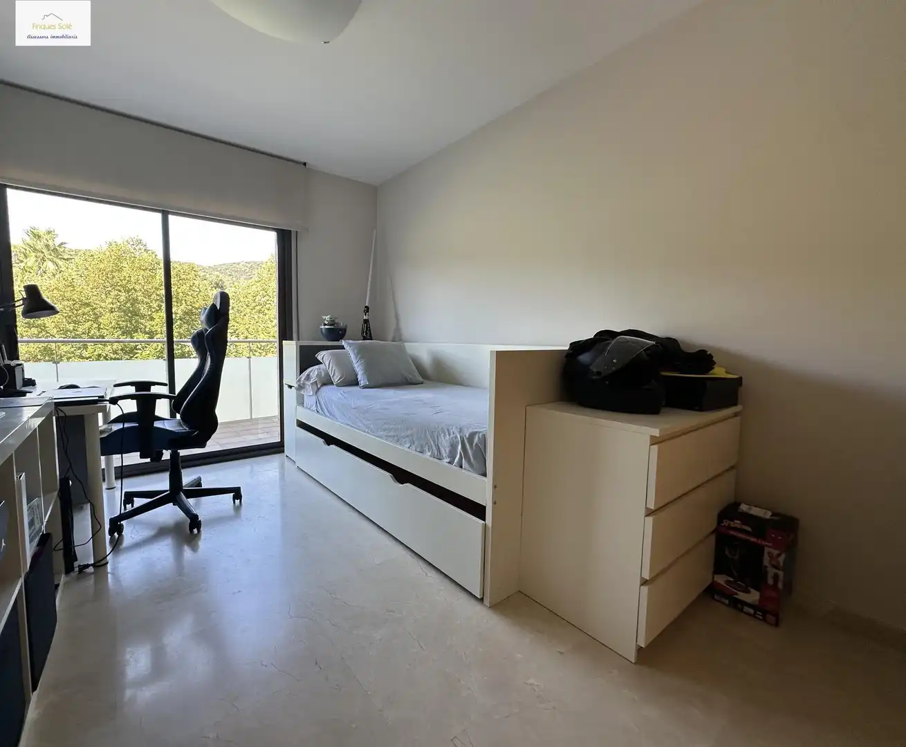Schlafzimmer von Einfamilien-Reihenhaus zum Verkauf in Cabrils mit Klimaanlage, Heizung und Privatgarten