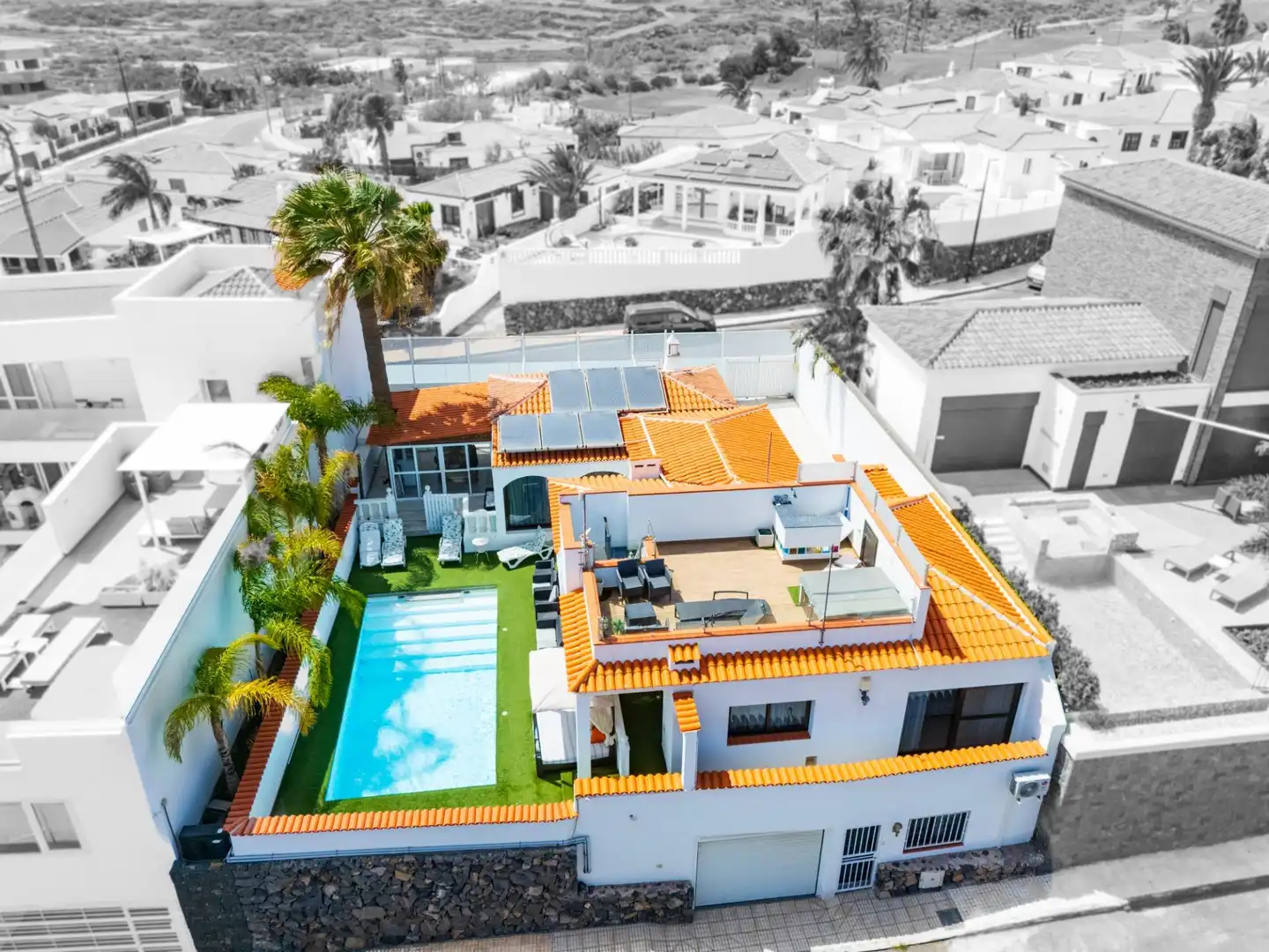 Vista exterior de Casa o xalet en venda en San Miguel de Abona amb Aire condicionat, Jardí privat i Terrassa