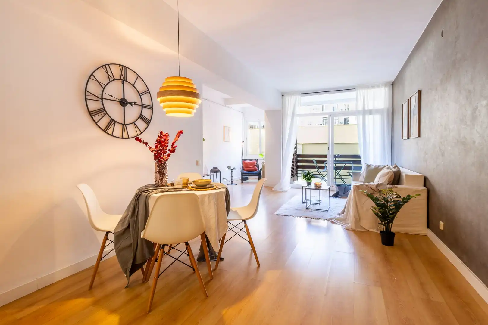 Comedor de Piso en venta en Barcelona con Calefacción, Terraza y Balcón