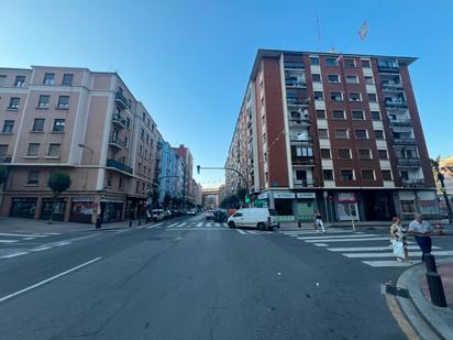 Vista exterior de Pis en venda en Bilbao 