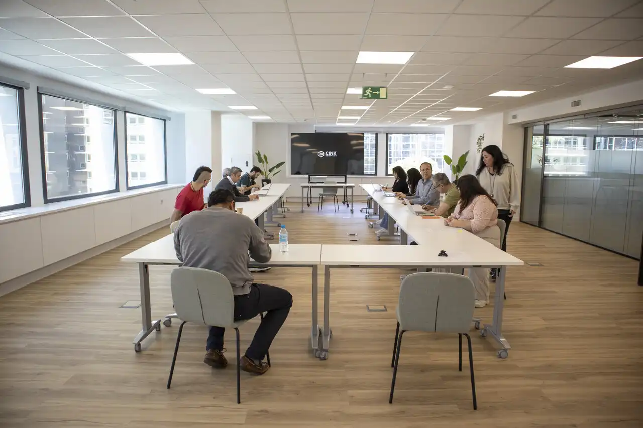 Büro zur Miete in Madrid mit Klimaanlage, Heizung und Möbliert