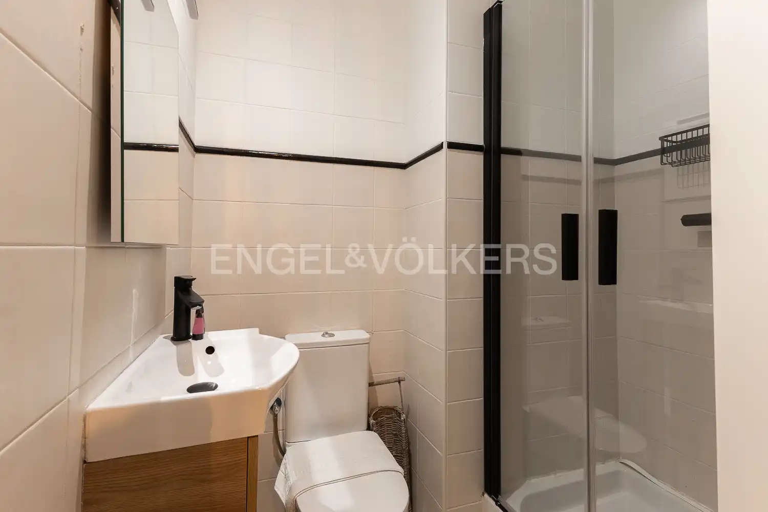 Baño de Piso en venta en Valencia con Aire acondicionado, Calefacción y Balcón