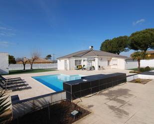 Schwimmbecken von Haus oder Chalet zum verkauf in San Martín de la Vega mit Klimaanlage, Heizung und Privatgarten