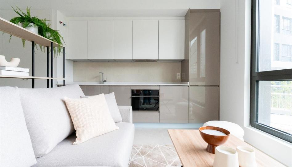 Foto 1 de vivienda de obra nueva en Piso de alquiler en Calle de la Jacaranda, 10, Delicias, Madrid