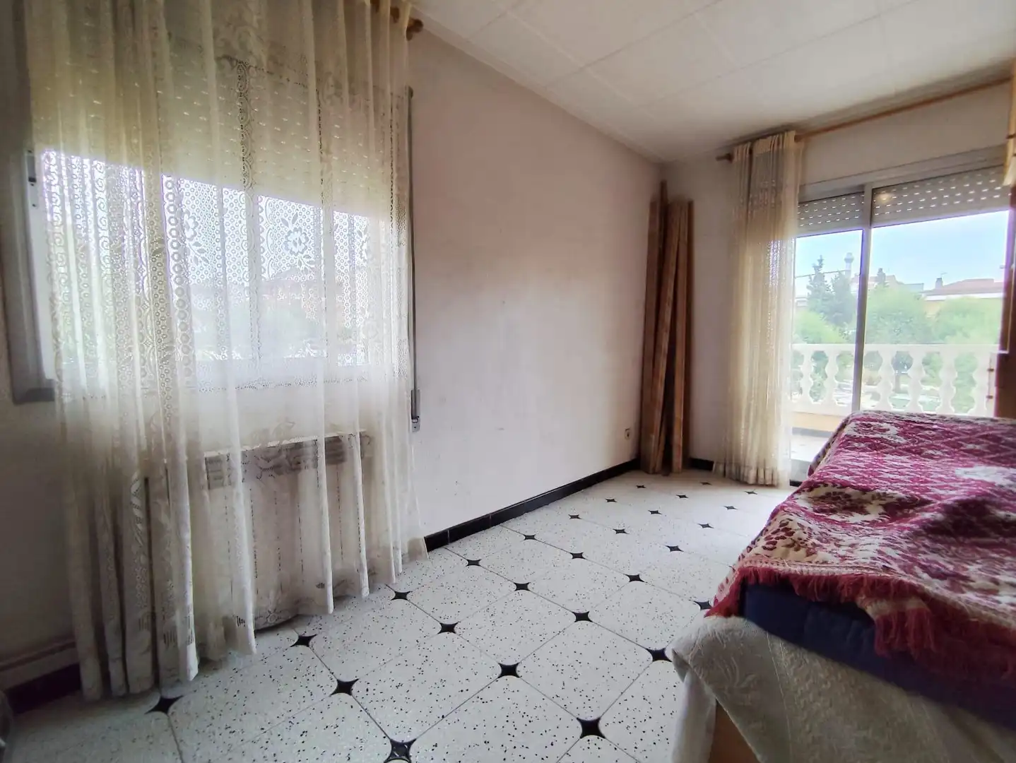 Habitación de Casa o chalet en venta en Santa Perpètua de Mogoda con Aire acondicionado, Calefacción y Jardín privado